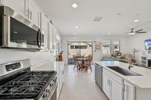 W Fallen Leaf Ln-S2002-014.jpg