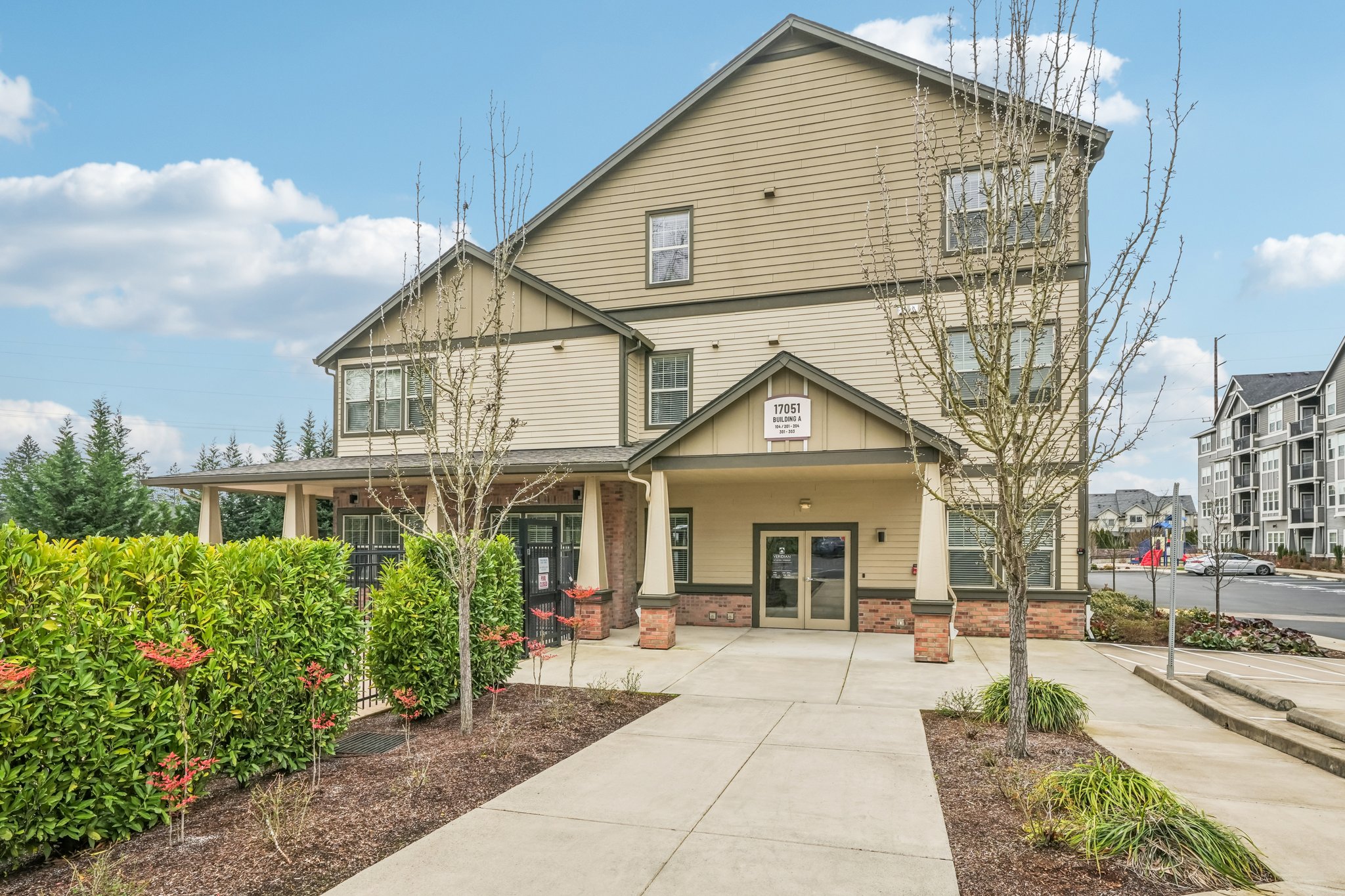 SW Snowdale St h 102-1402-901.jpg