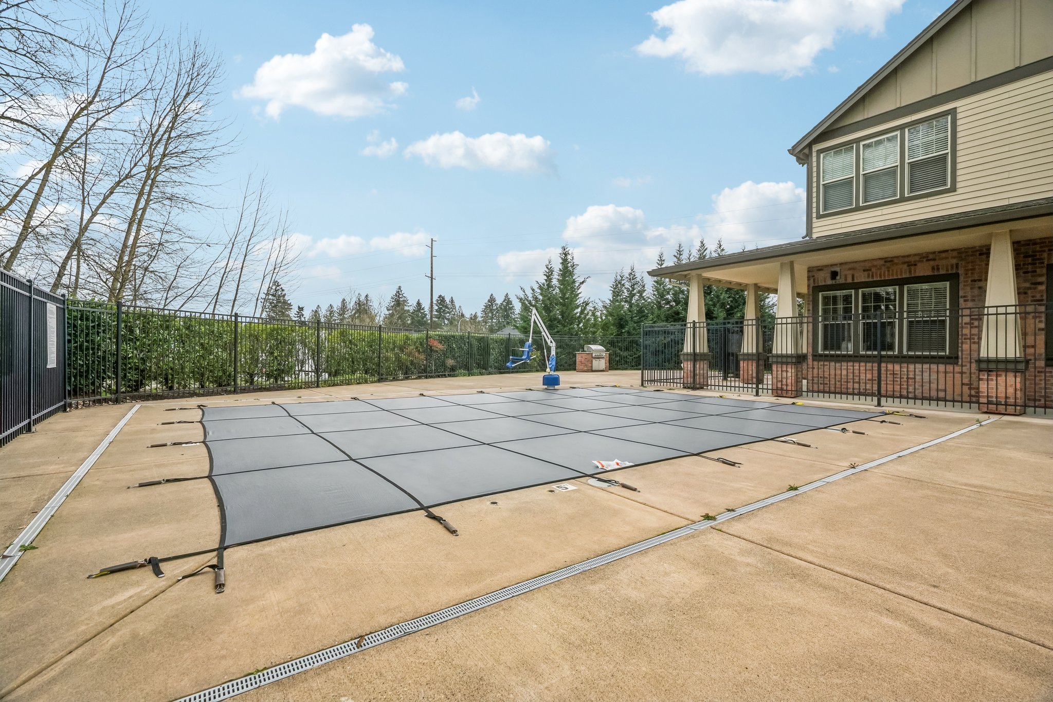 SW Snowdale St h 102-1402-906.jpg