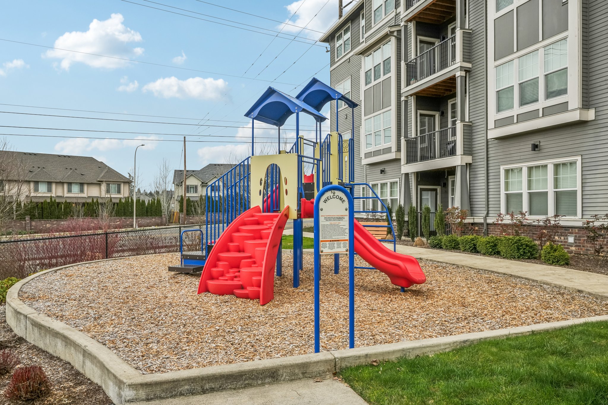 SW Snowdale St h 102-1402-907.jpg