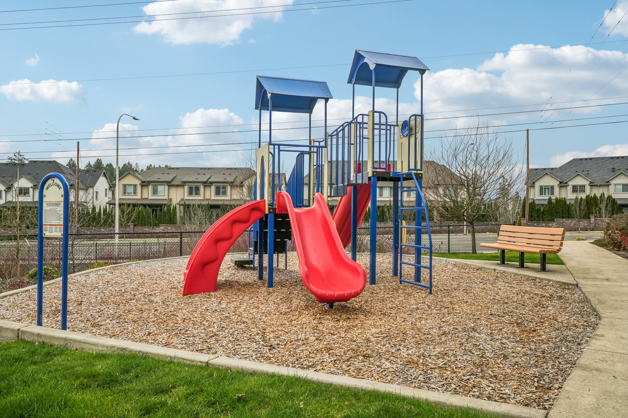 SW Snowdale St h 102-1402-908.jpg