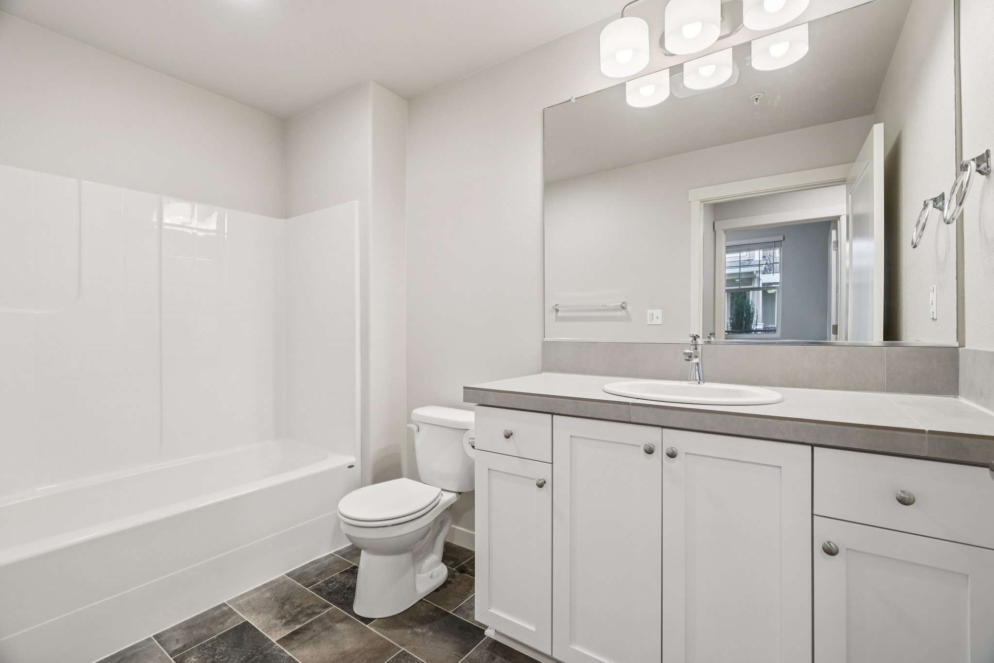 SW Snowdale St h 102-S1402-024.jpg