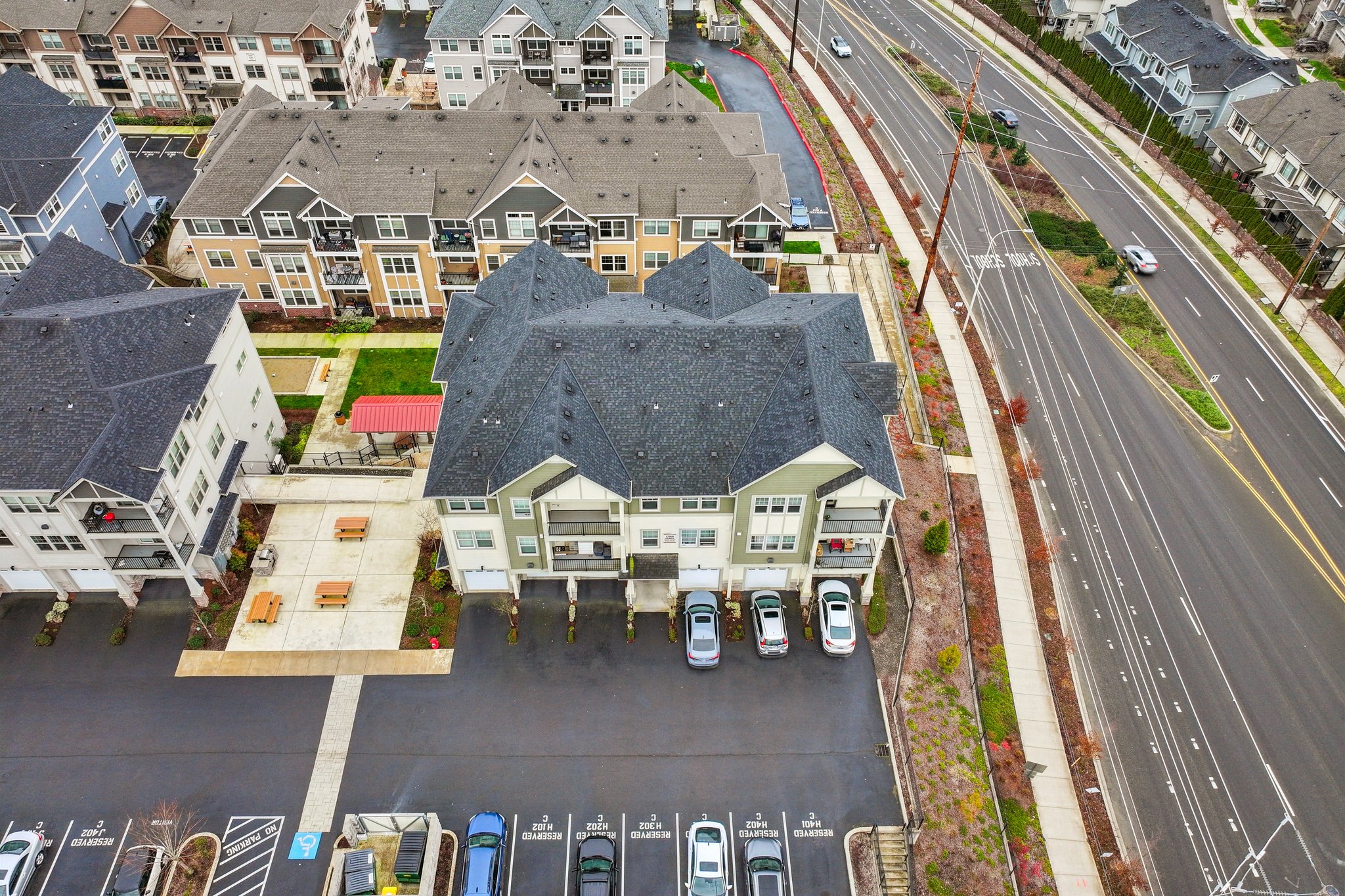 SW Snowdale St h 102-S1402-040.jpg