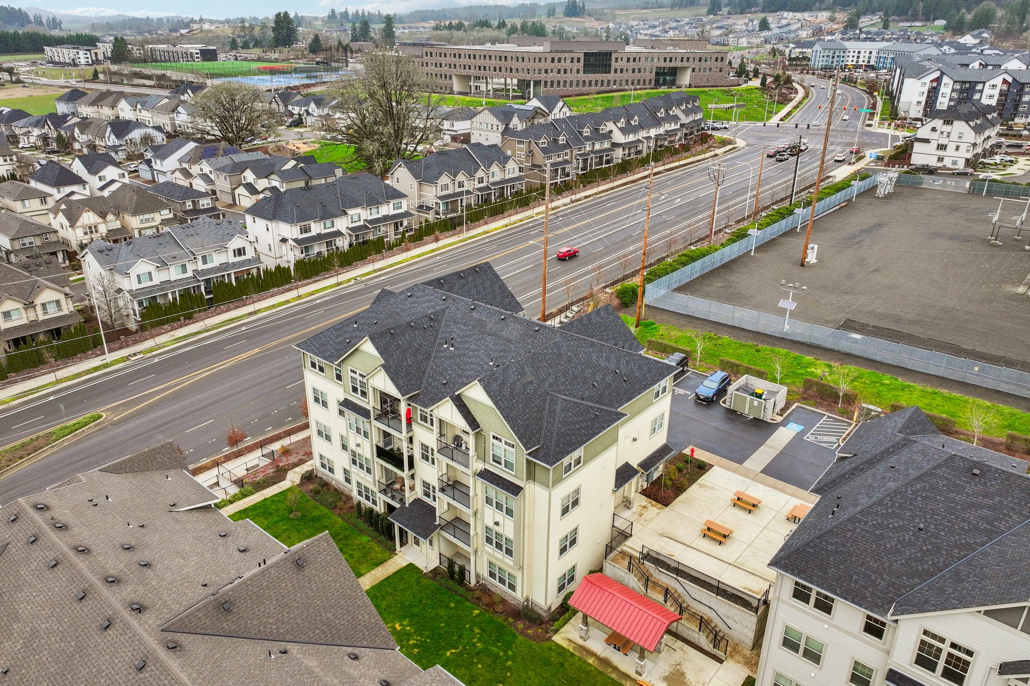 SW Snowdale St h 102-S1402-042.jpg