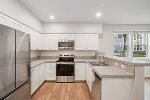 SW Snowdale St h 102-S1402-017.jpg