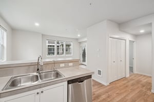 SW Snowdale St h 102-S1402-018.jpg