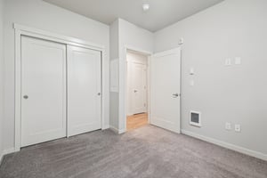 SW Snowdale St h 102-S1402-022.jpg