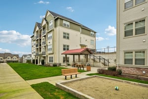 SW Snowdale St h 102-S1402-031.jpg