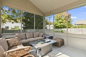 Screened-in Porch