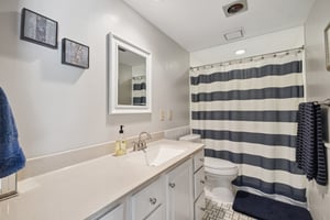 13th Ave-S0907-034r.jpg