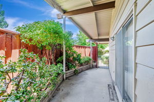 041_1718 Elm Rd