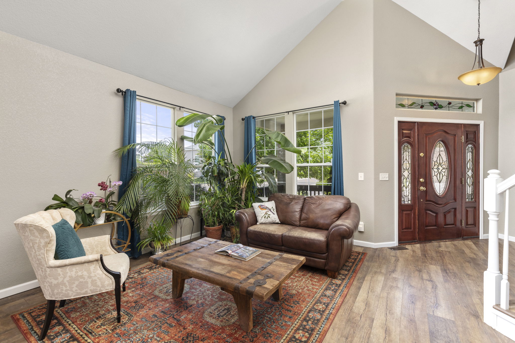 Comfortable & easygoing. Harmoniously orchestrated living spaces combine creative architecture with thoughtful design