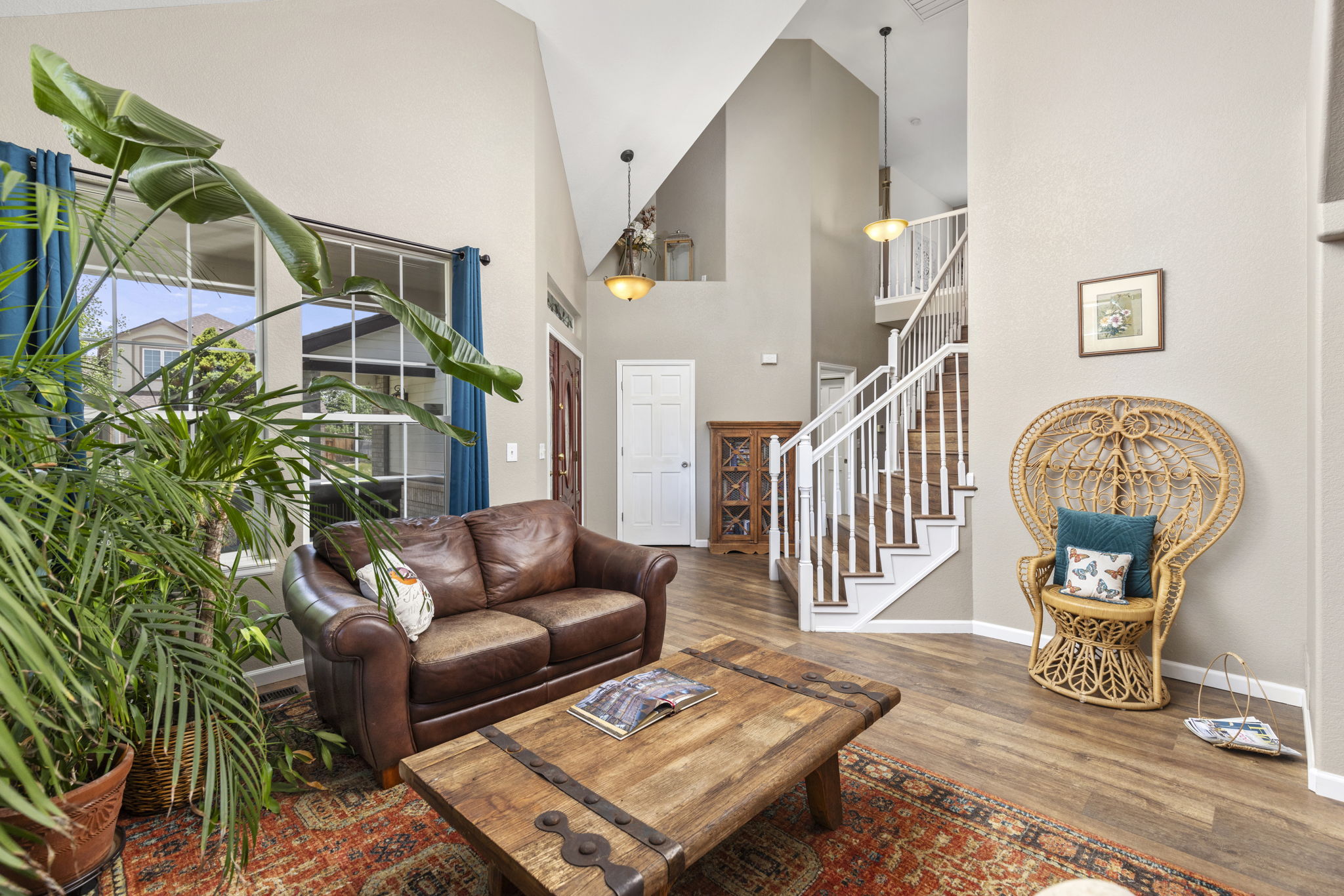 Comfortable & easygoing. Harmoniously orchestrated living spaces combine creative architecture with thoughtful design