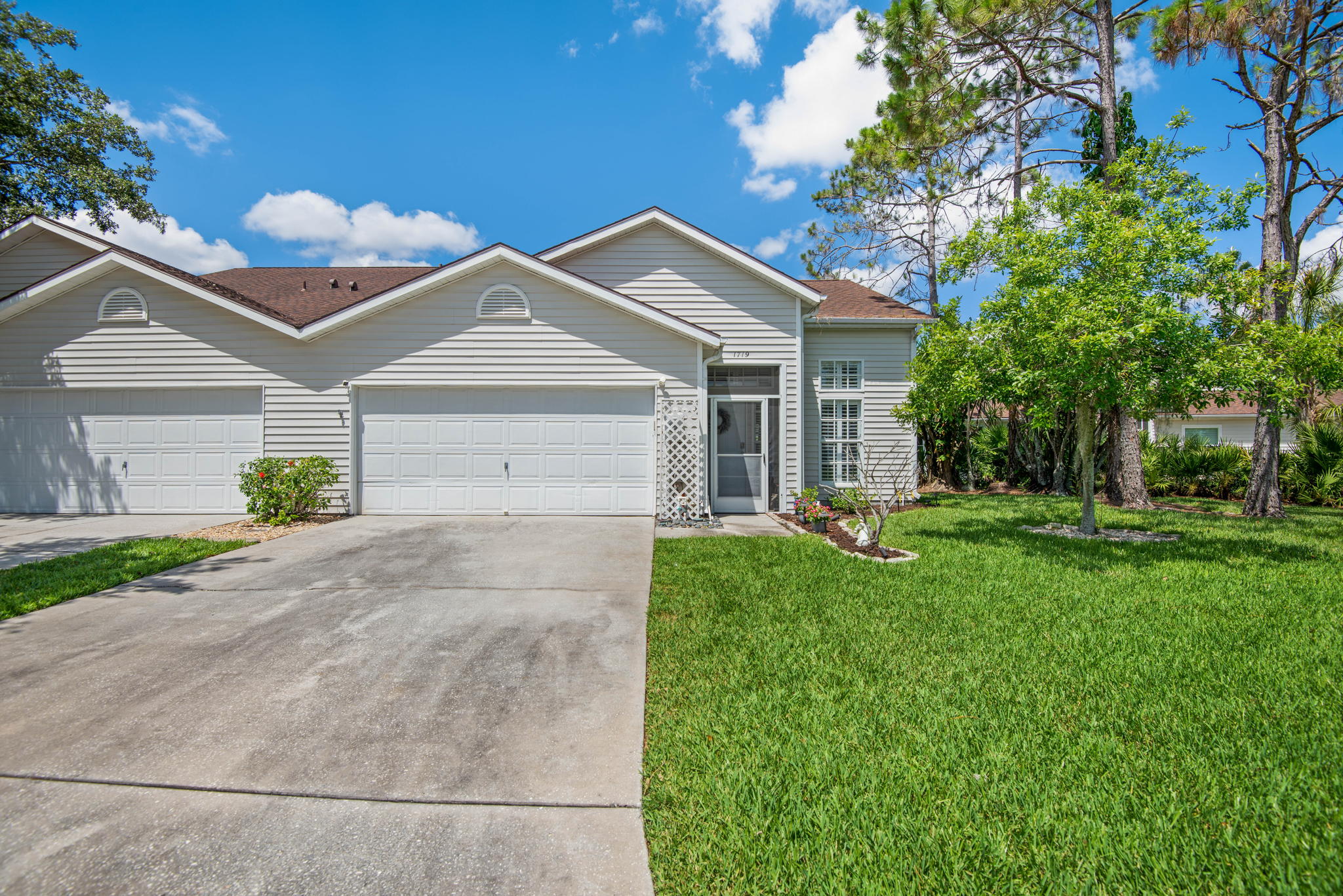 1719 Lake Heron Dr, Lutz, FL 33549 HDS Real Estate Photography
