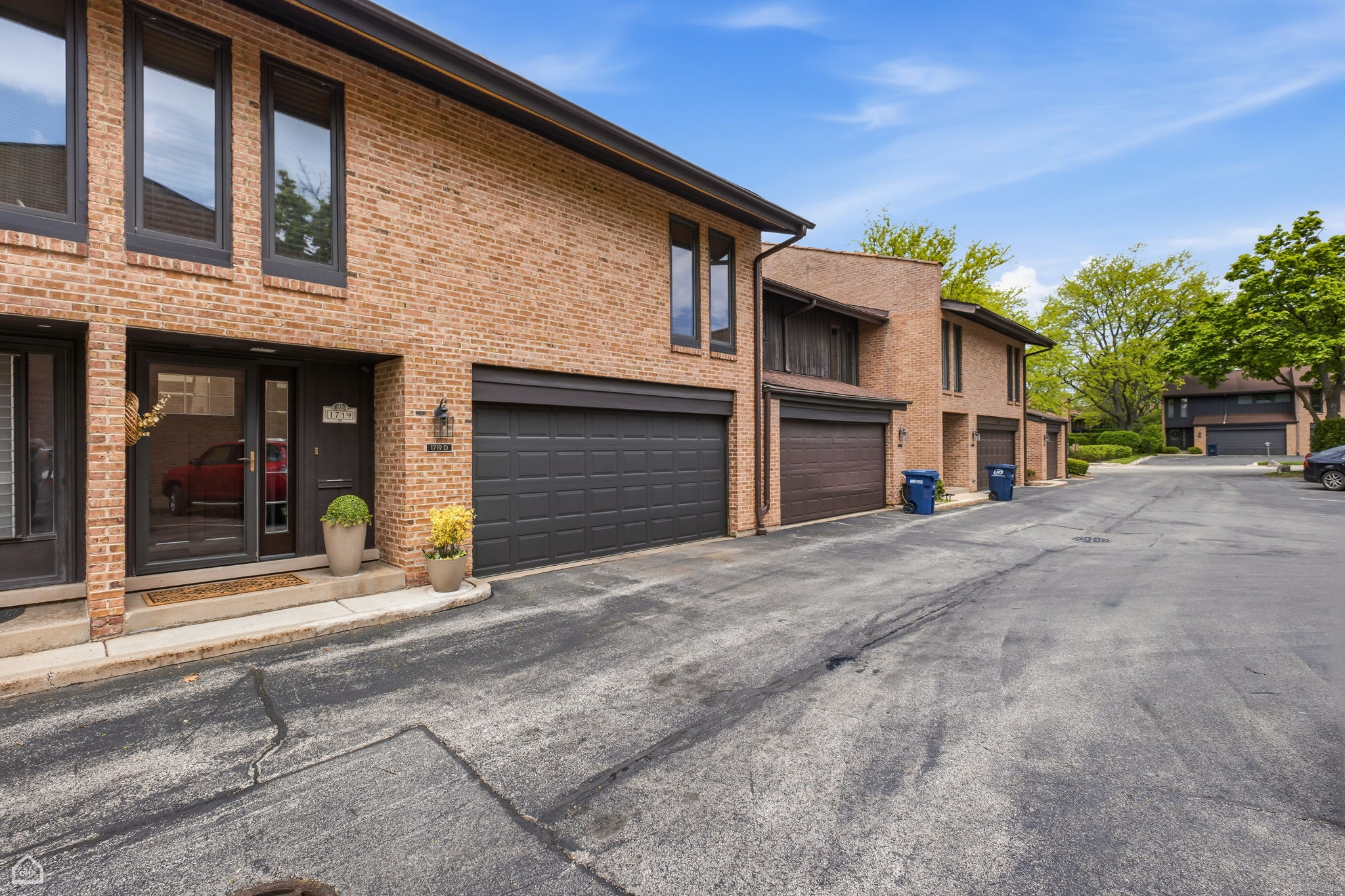 1719 Wildberry Dr_002