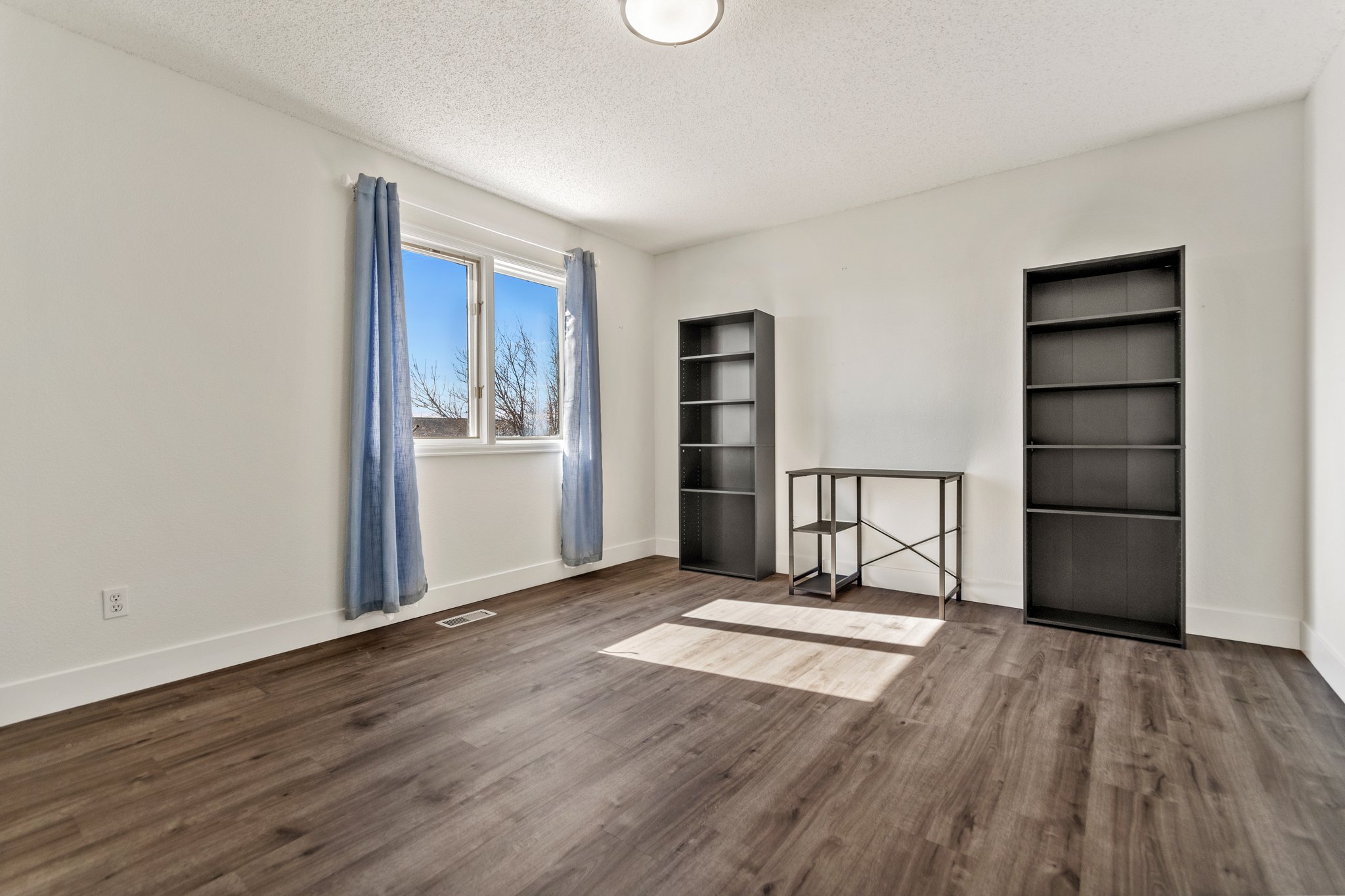 Photo 37