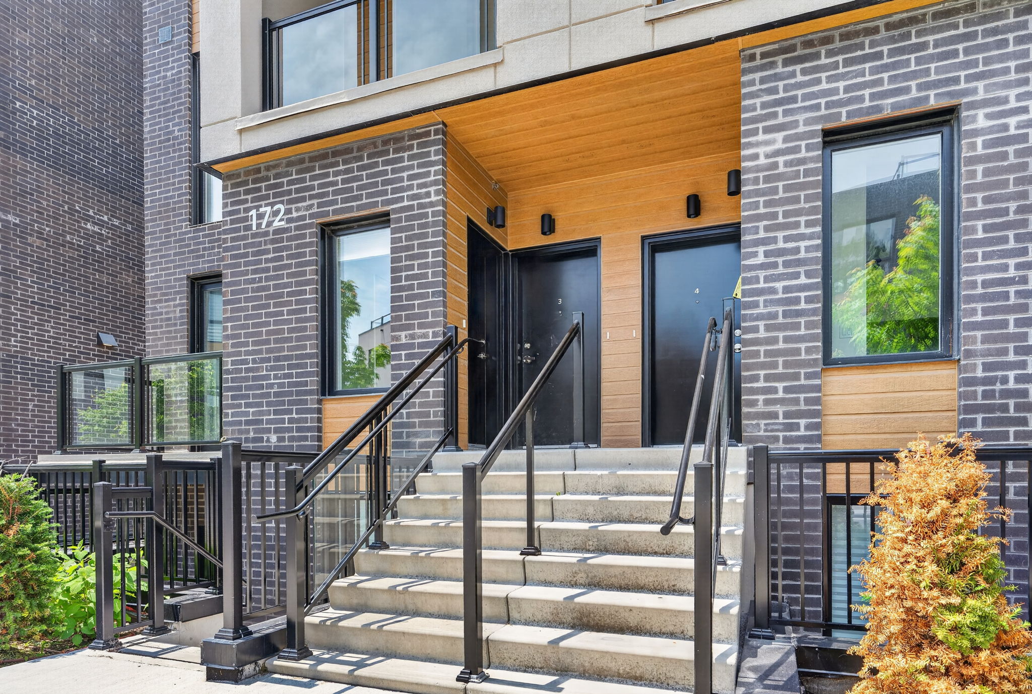172 Clonmore Dr Unit 3 Toronto, ON M1N 0B9