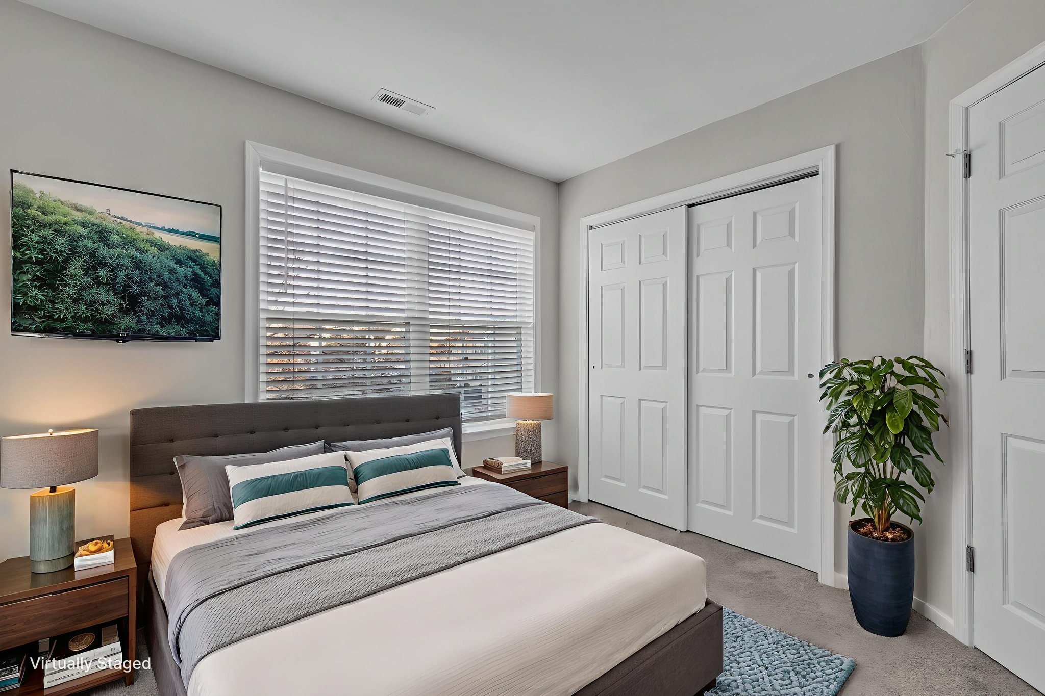 DSC_6946 virtually staged.jpeg