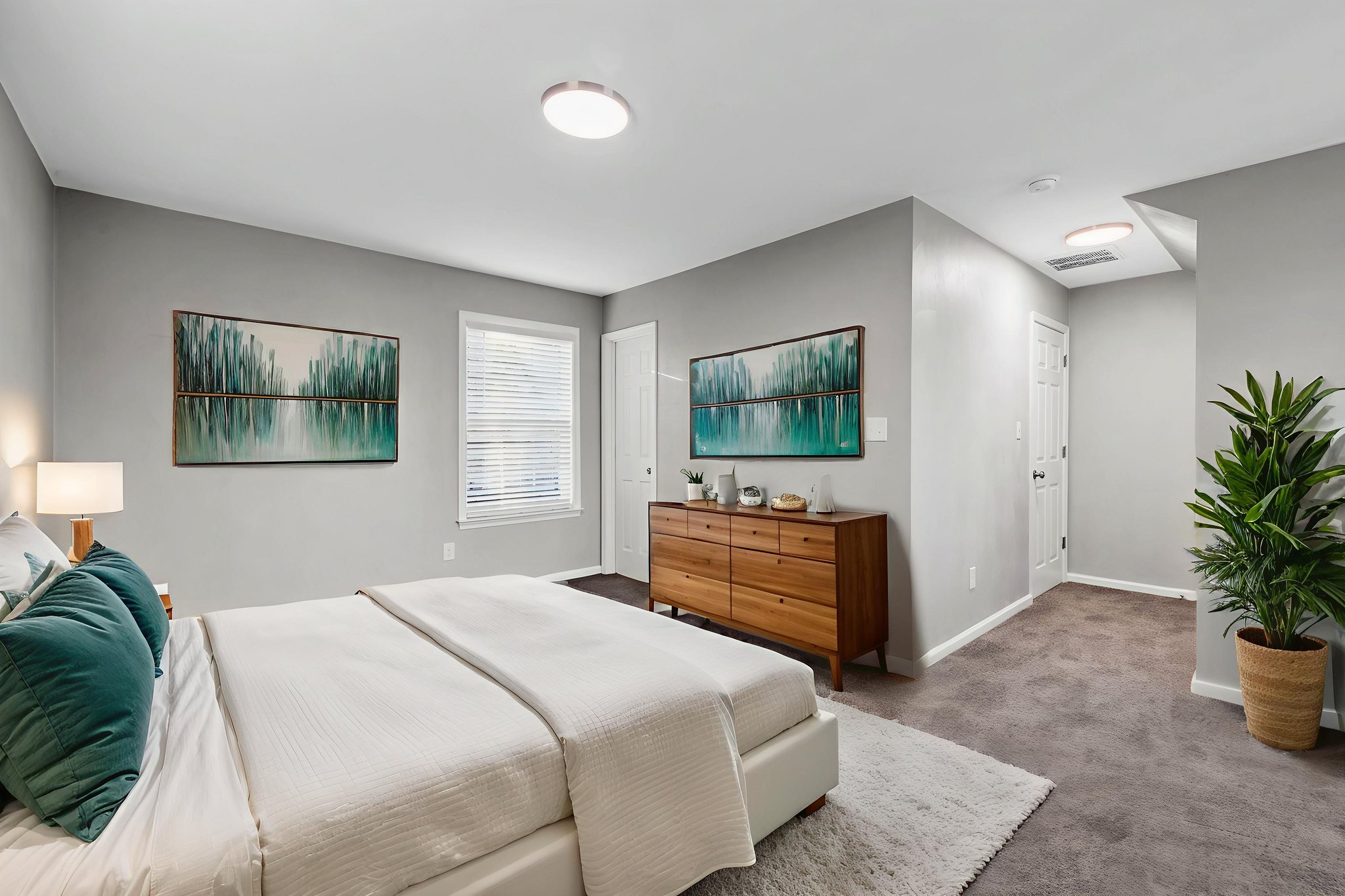 DSC_6899 virtually staged.jpeg