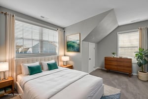 DSC_6893 virtually staged.jpeg