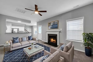 DSC_6914 virtually staged.jpeg