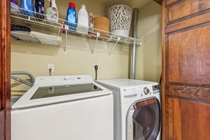 2nd floor laudry New LG washer/dryer included