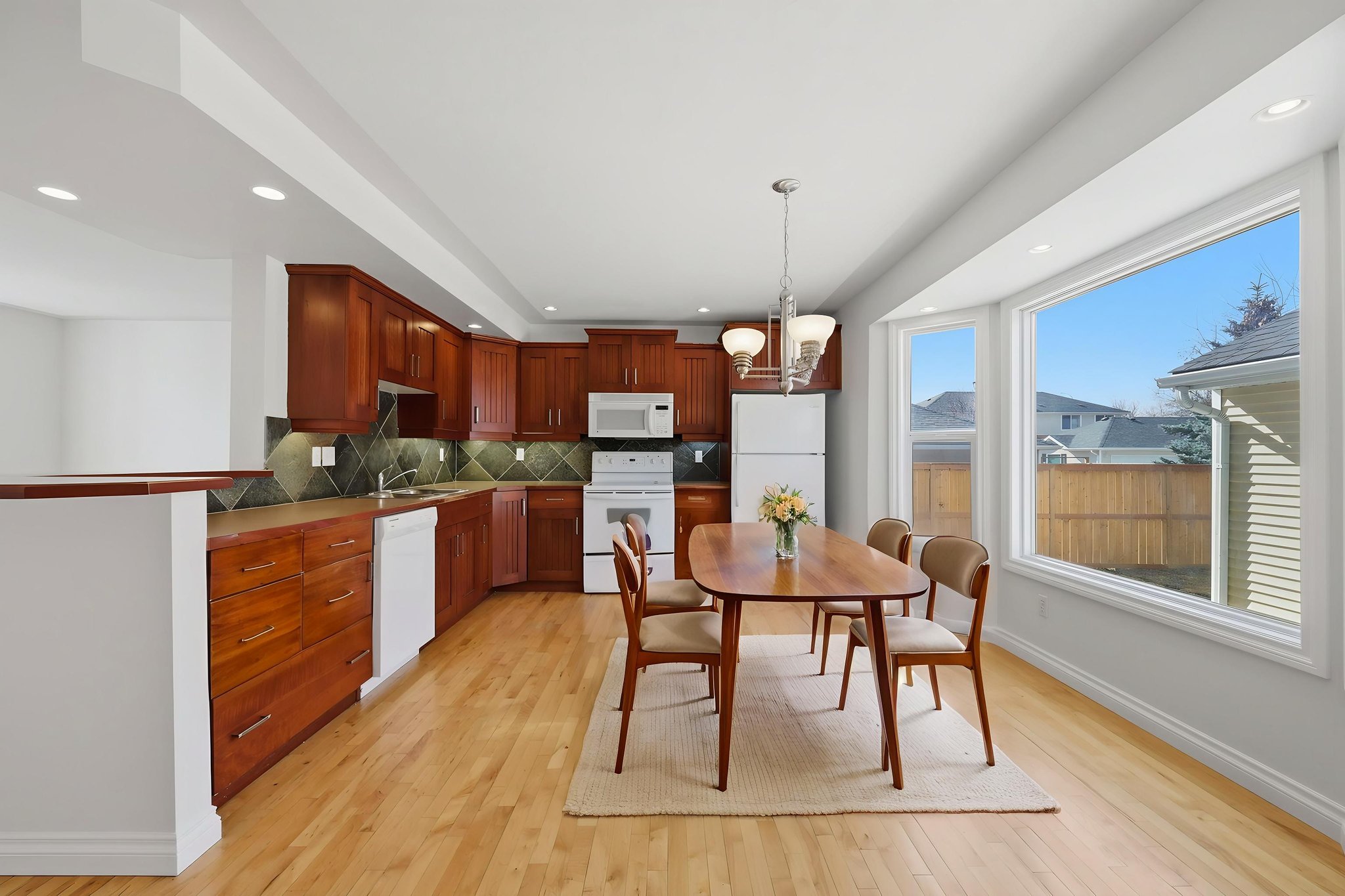 007_DT6A6921 virtually staged.jpeg