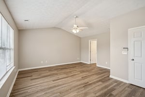 Summit View Dr-S1010-015.jpg