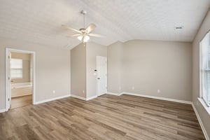 Summit View Dr-S1010-016.jpg