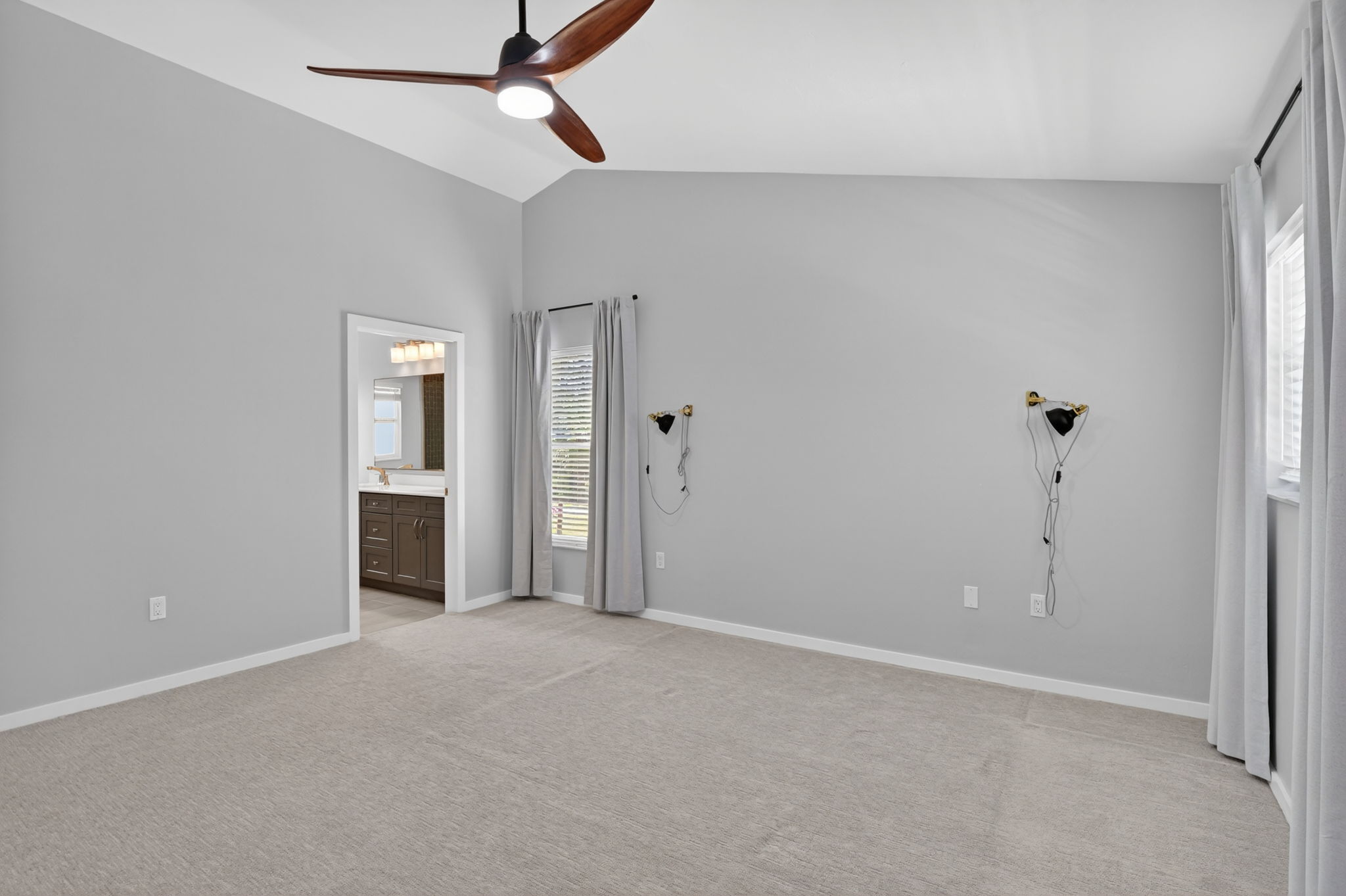  Photo 83