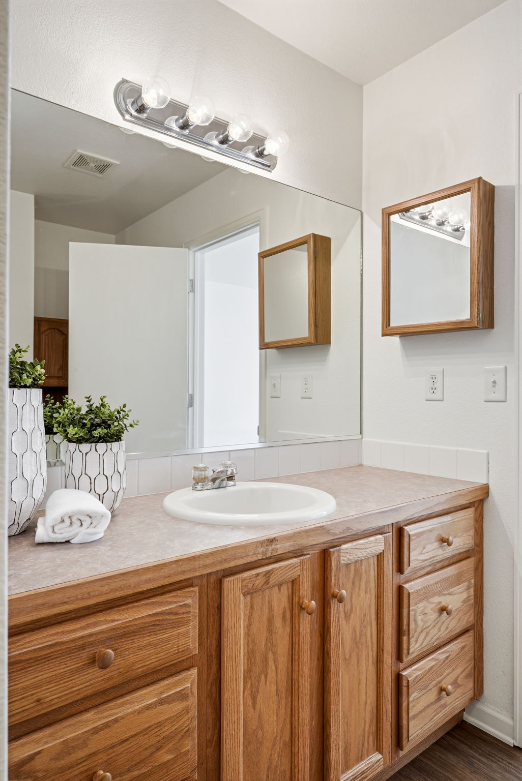  Photo 35