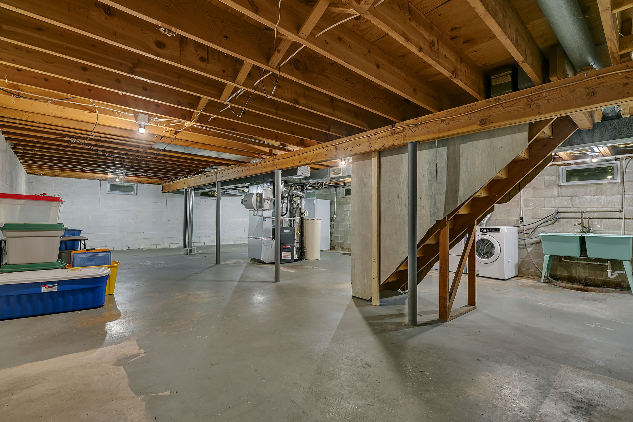  Photo 32