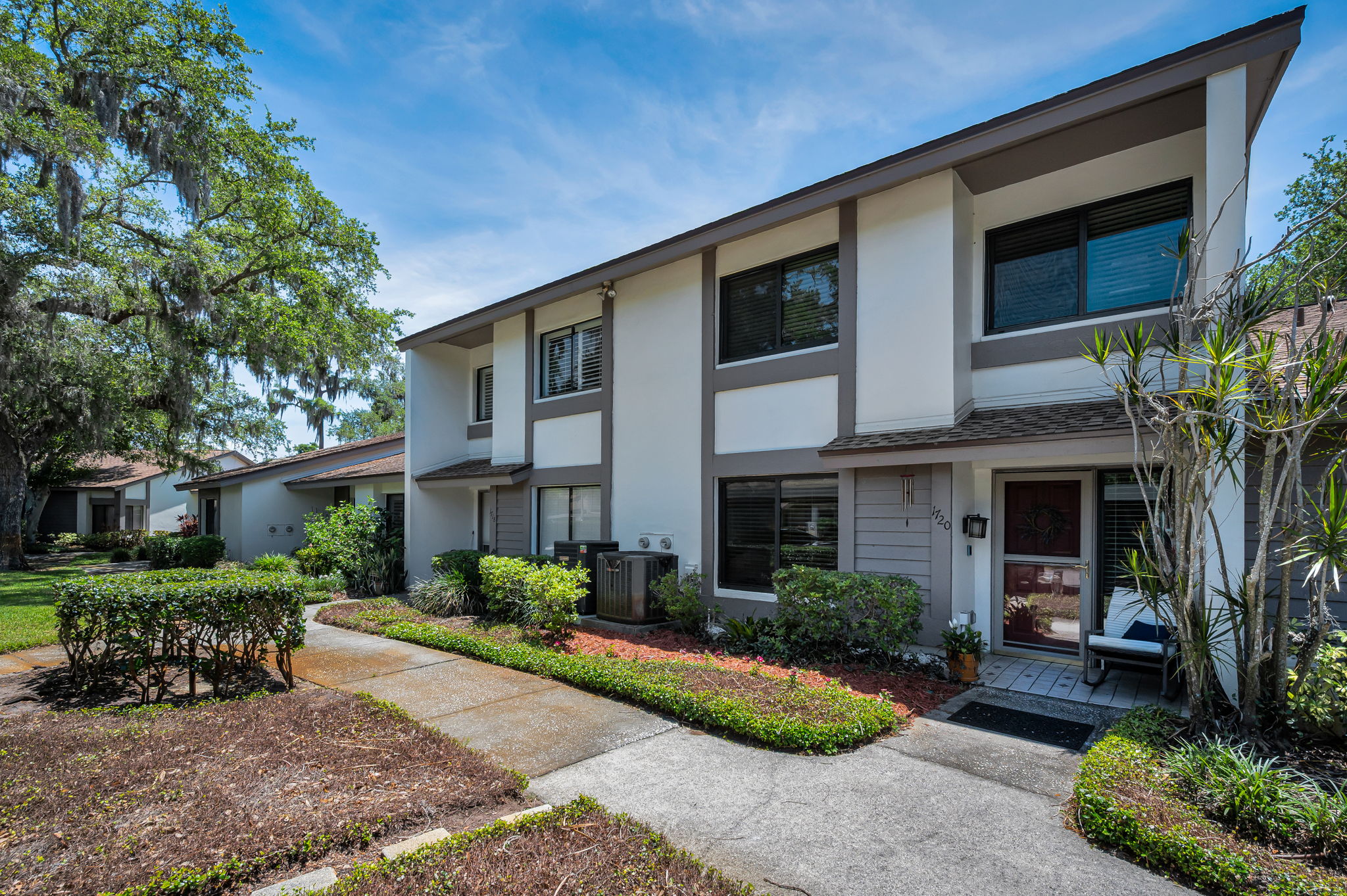 Front Exterior5