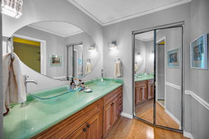 Upper Level Primary Bathroom1a