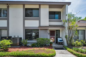 Front Exterior7