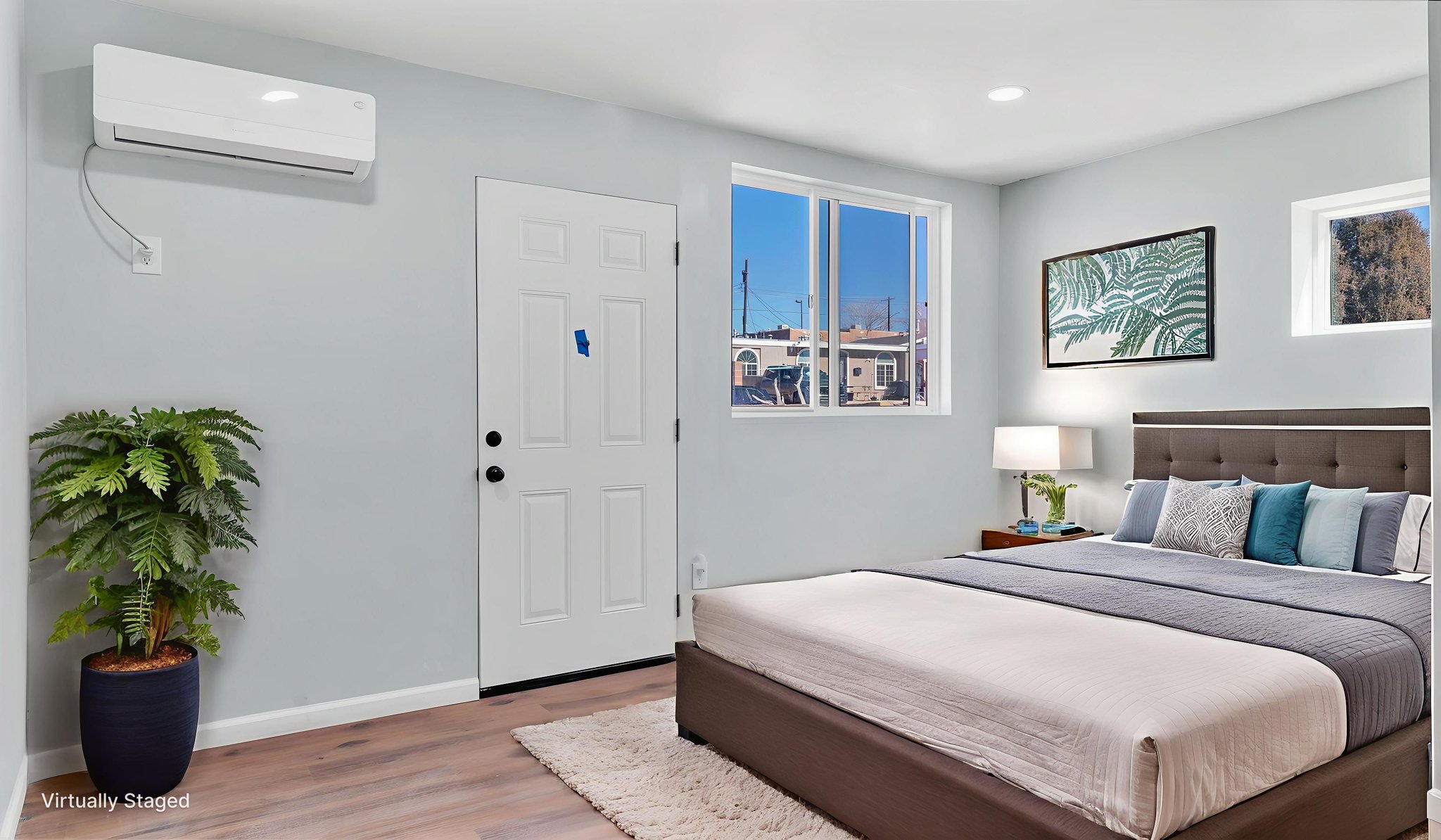 DSC07280 virtually staged.jpeg