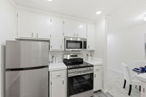 011_F8_1720 Halford Ave 226
