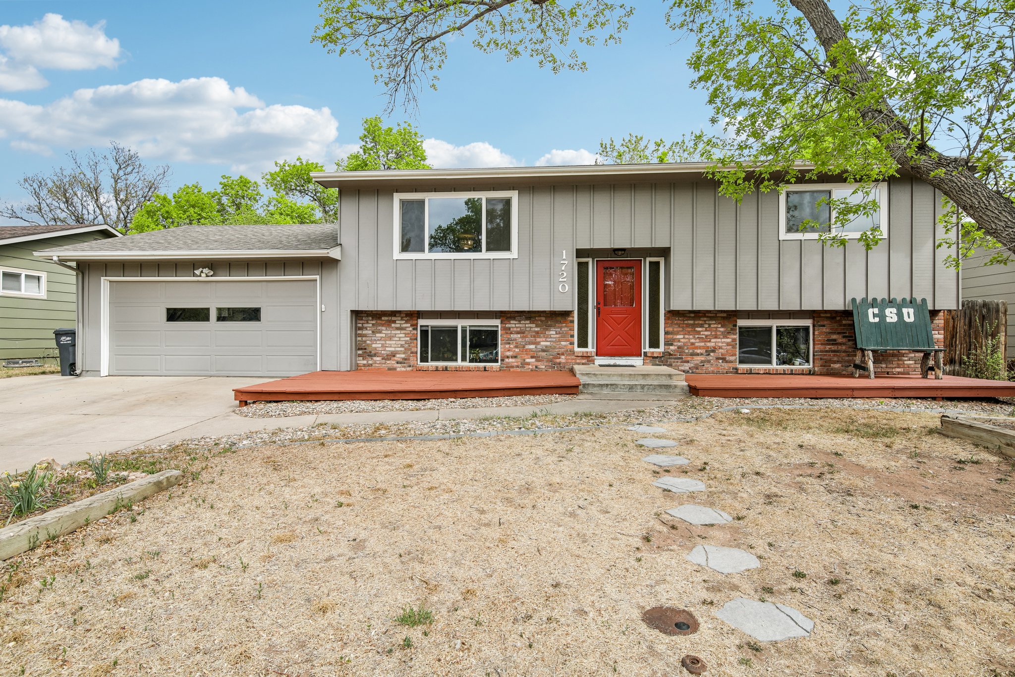 Springfield Dr-S2804-002.jpg