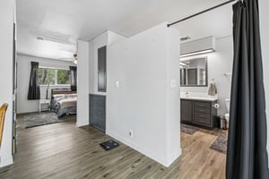 Springfield Dr-S2804-024.jpg