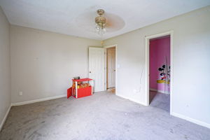  Photo 32
