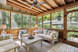 Screened-in Porch