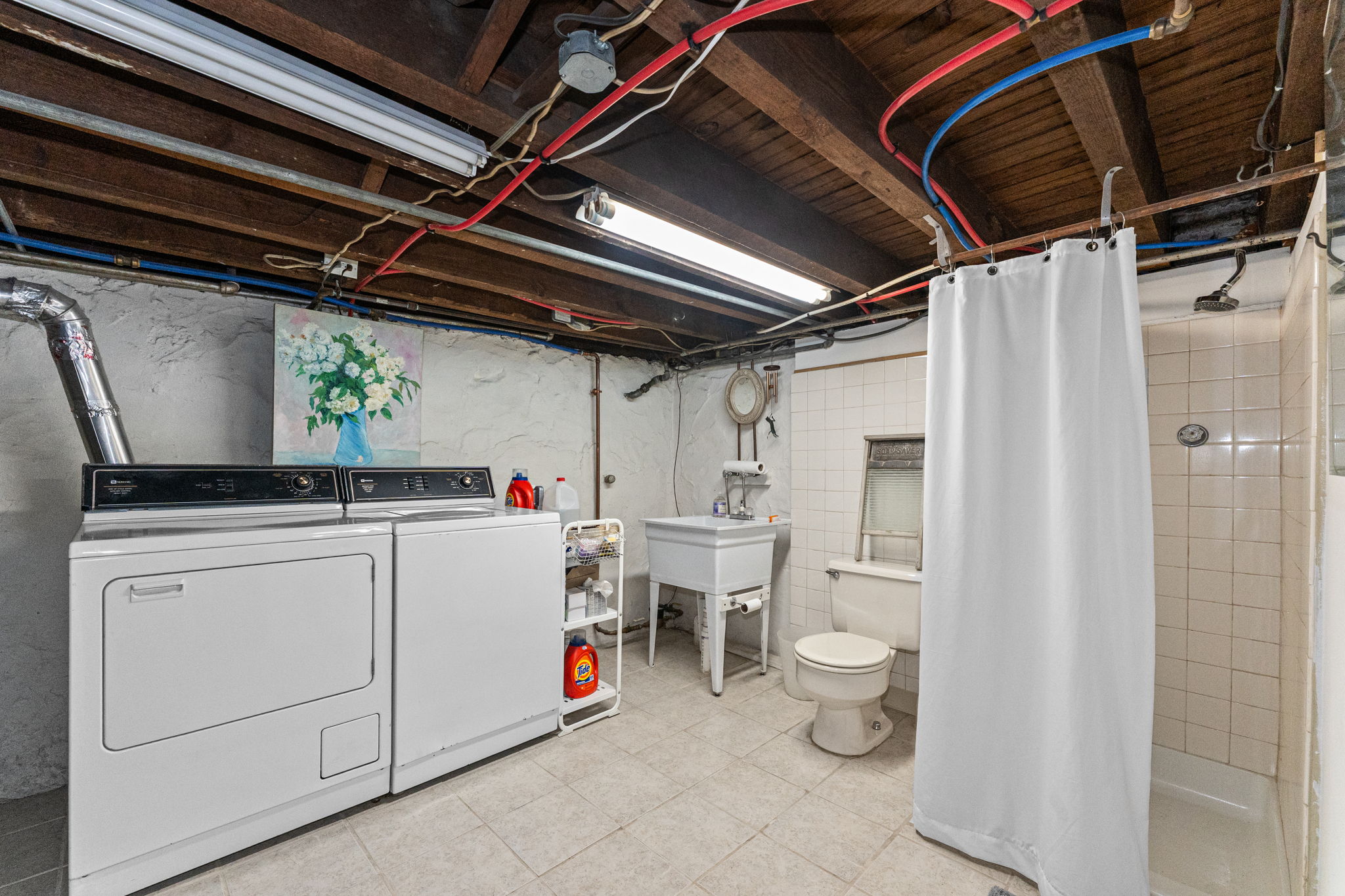 Full Bathroom in Basement with Laundry