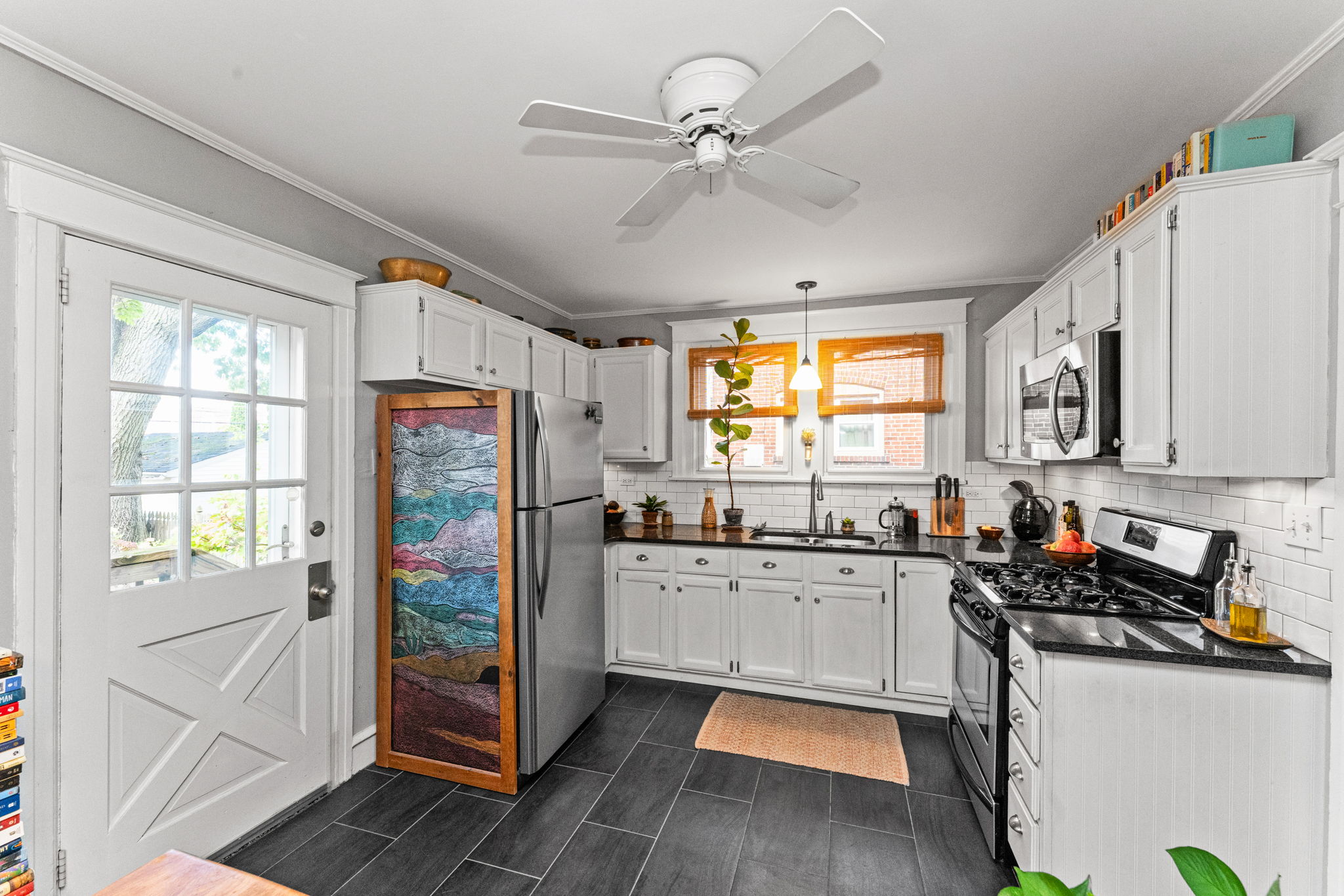 Eat-in Kitchen