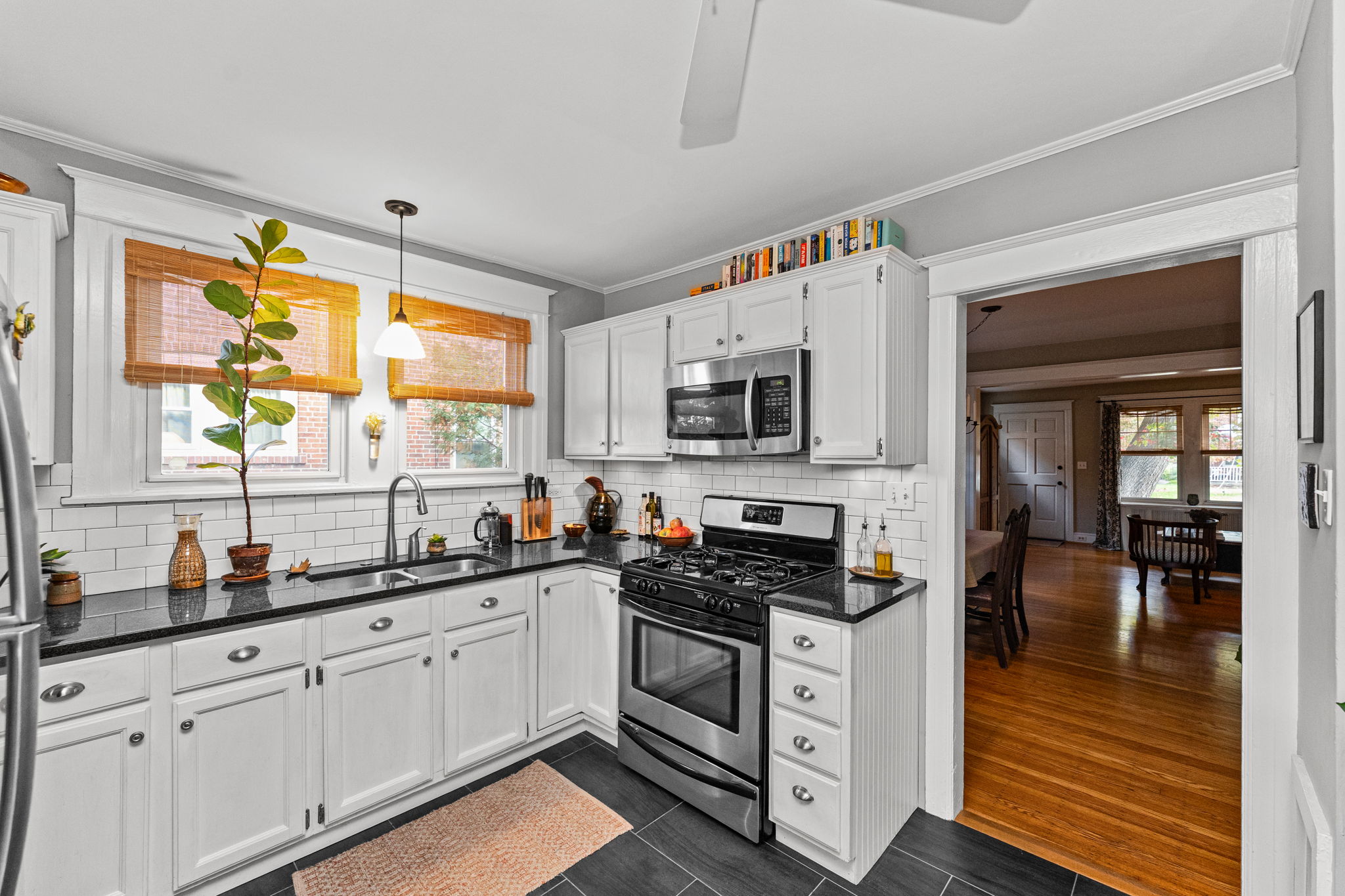 Eat-in Kitchen