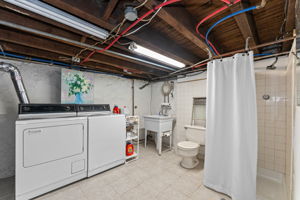 Full Bathroom in Basement with Laundry