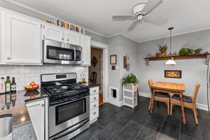 Eat-in Kitchen