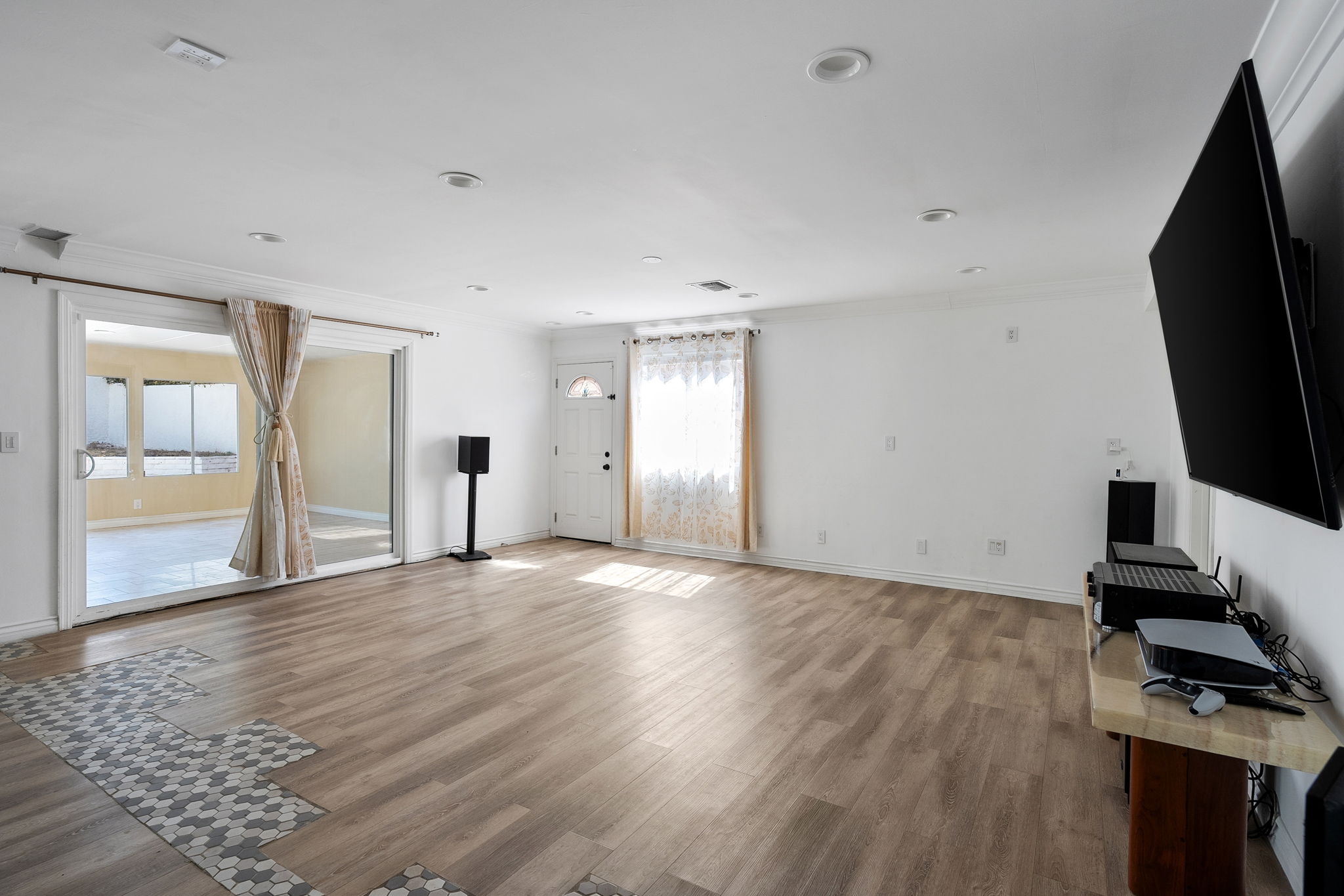 17211 Orozco Street-15