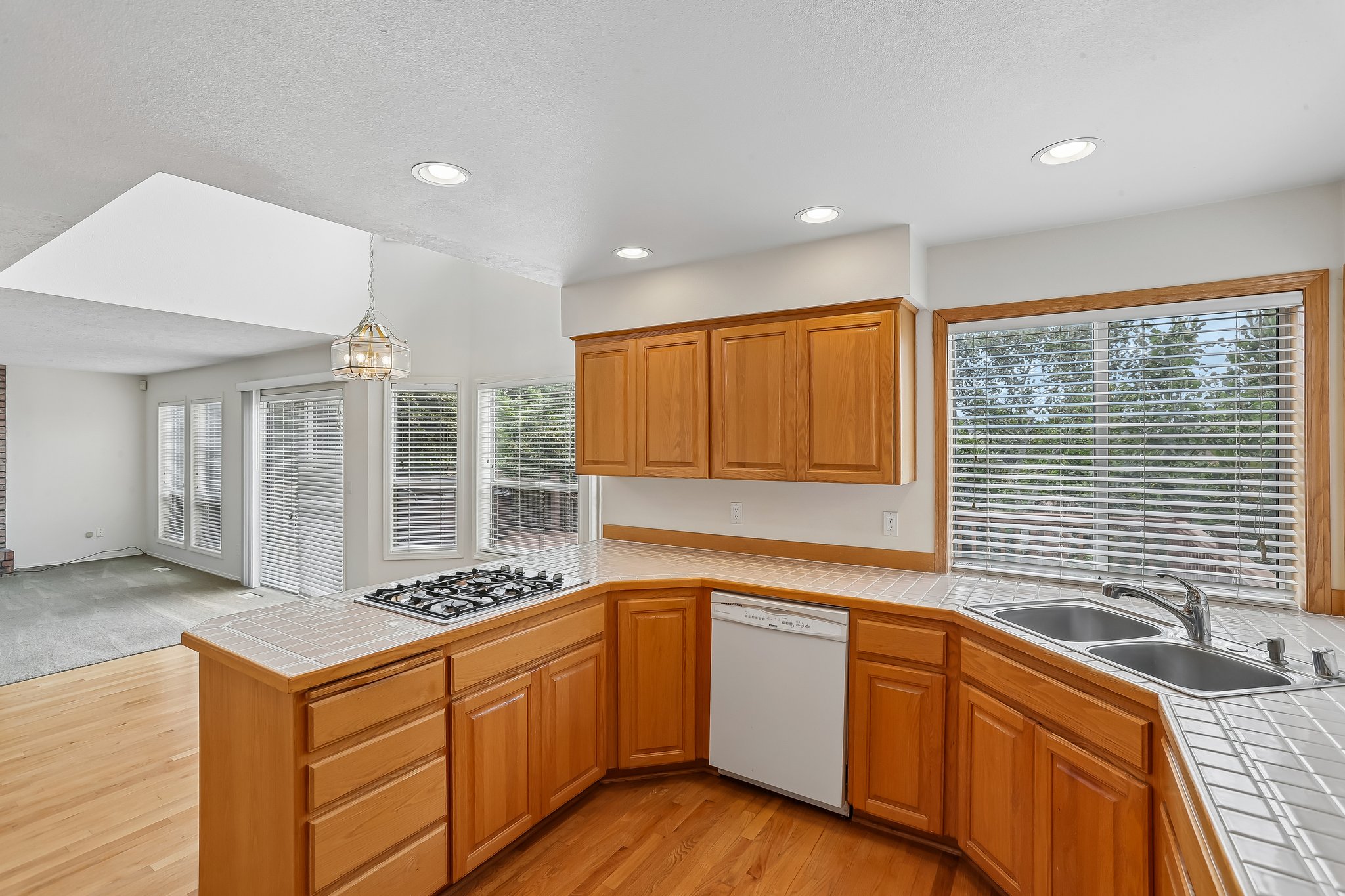 SE Fisher Dr-S1207-020.jpg