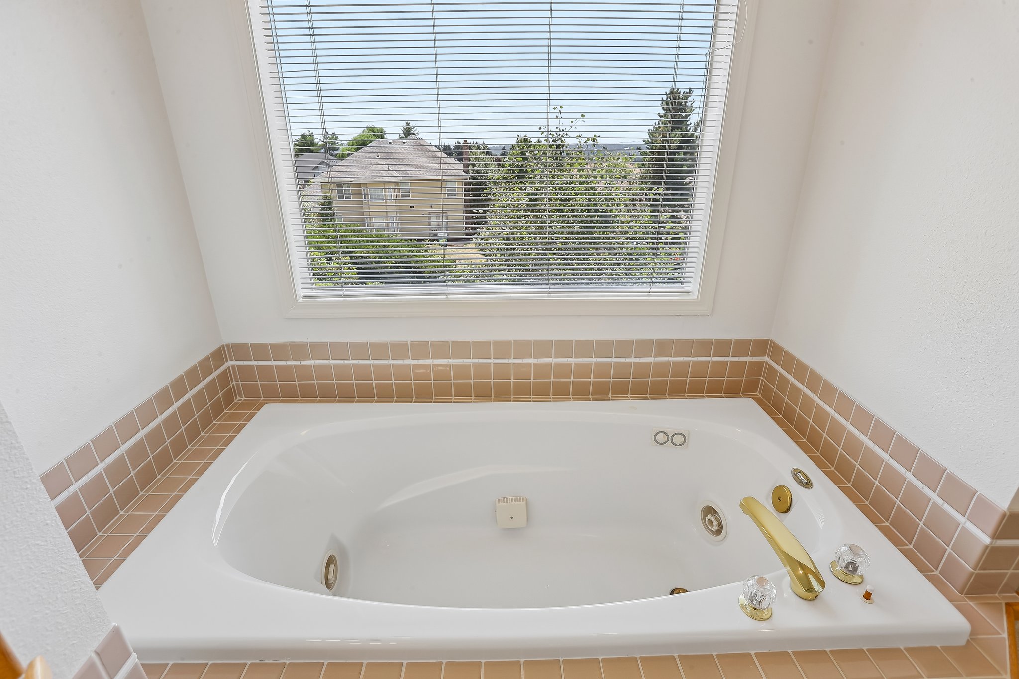 SE Fisher Dr-S1207-049.jpg