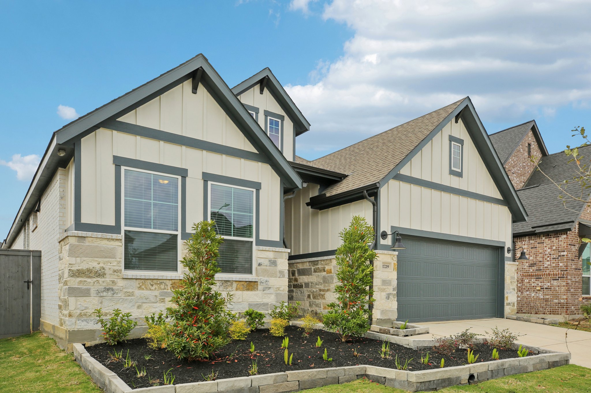 Gleeful St-S0703-003.jpg